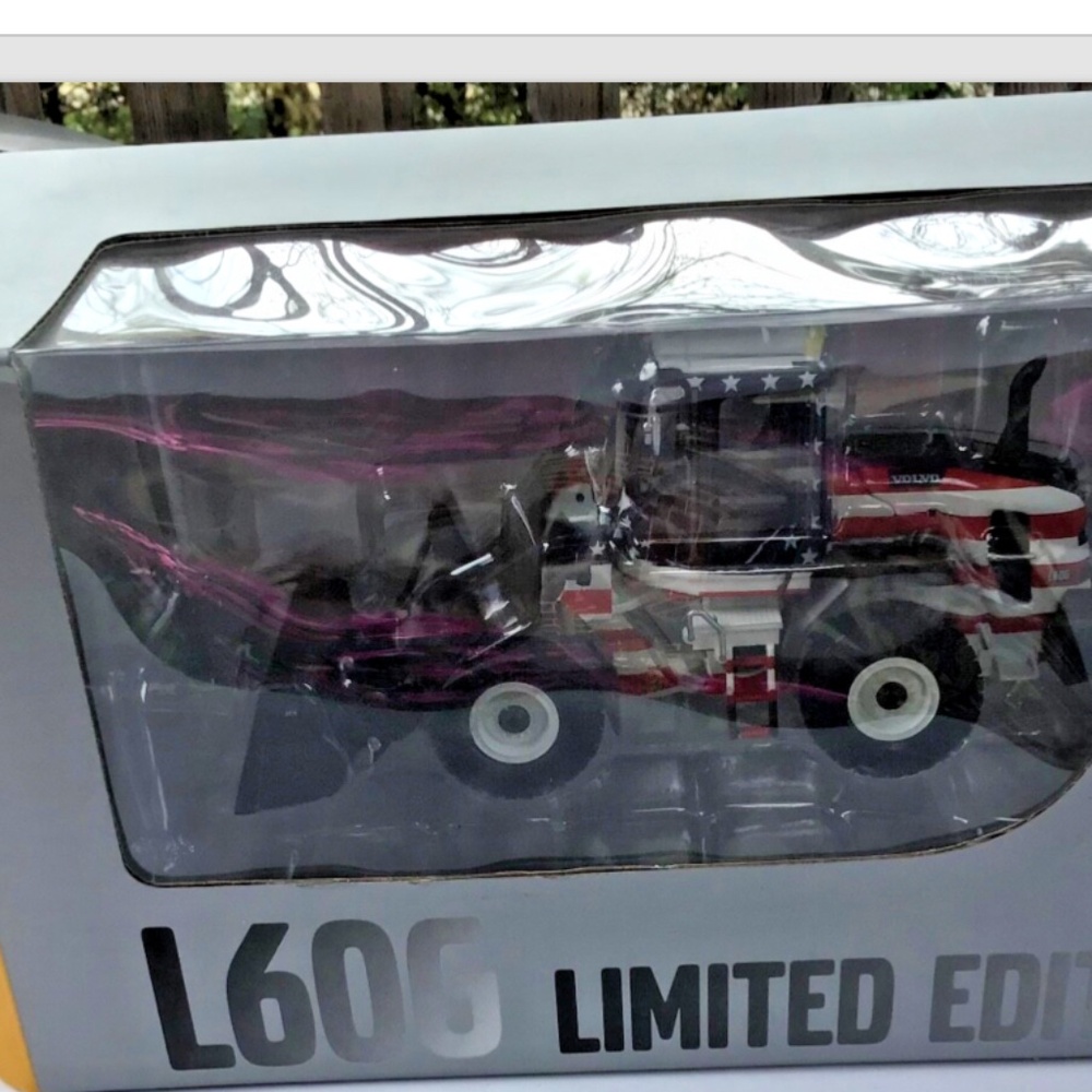 MOTORART 1/50 Volvo L60G Wheel Loader - US - LE #300056